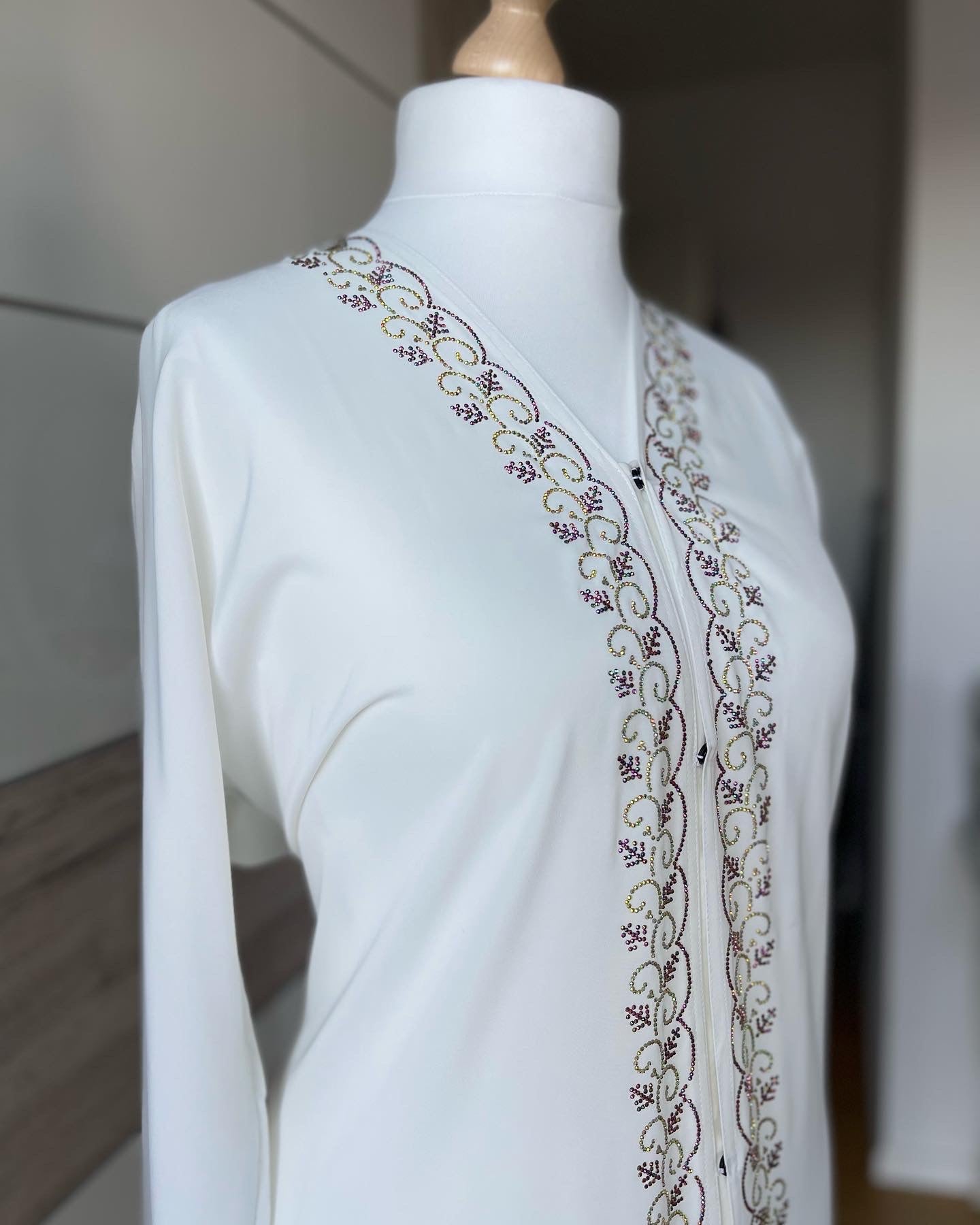 Abaya Snow White