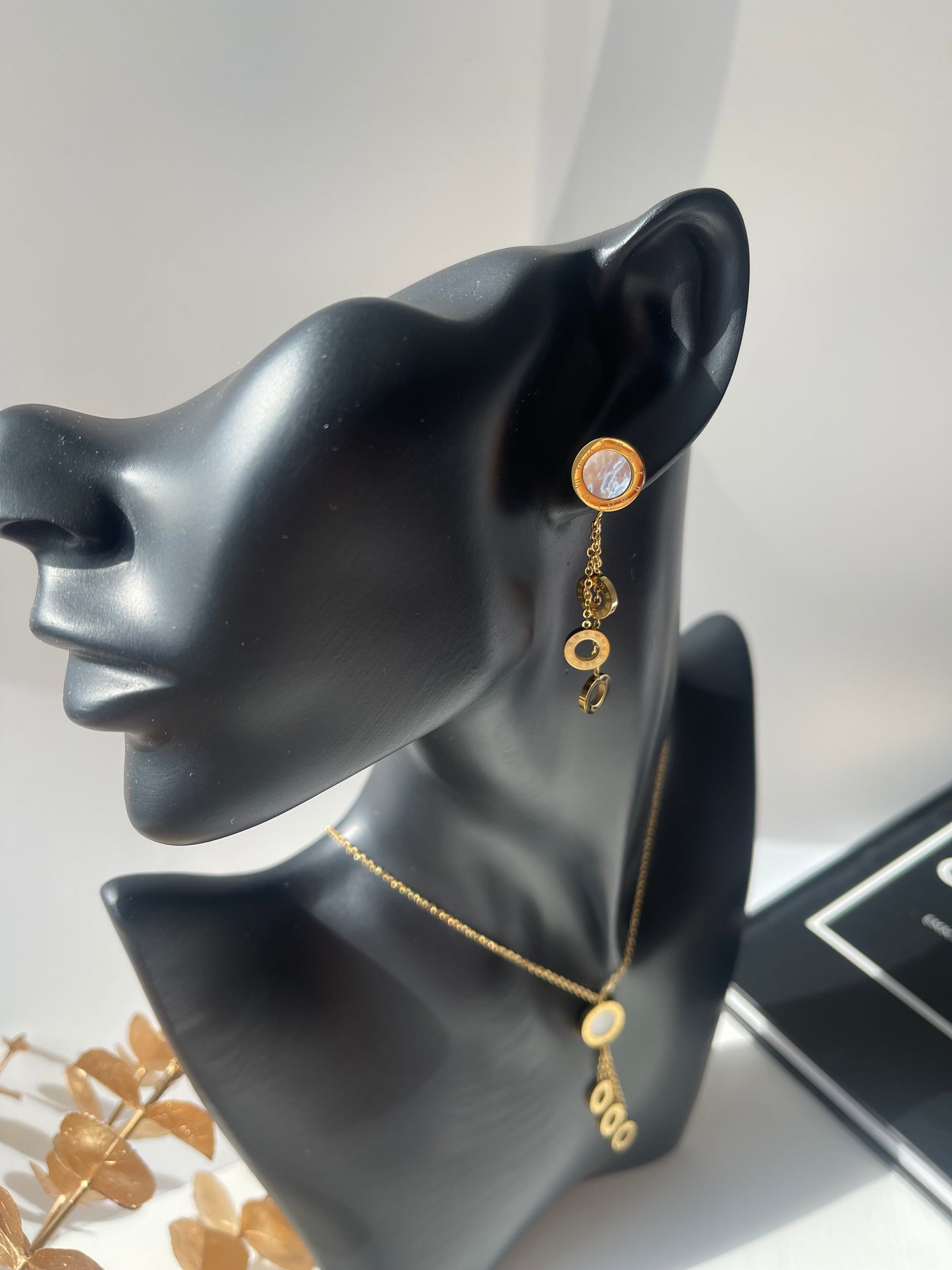 Collier et boucles d'oreilles Bvlgari